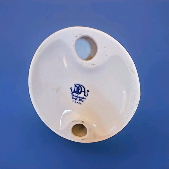 Vintage Delft Blue Dutch Girl Feeding Geese Figurine Hand Painted D.A. 6.25" - Picture 6 of 6